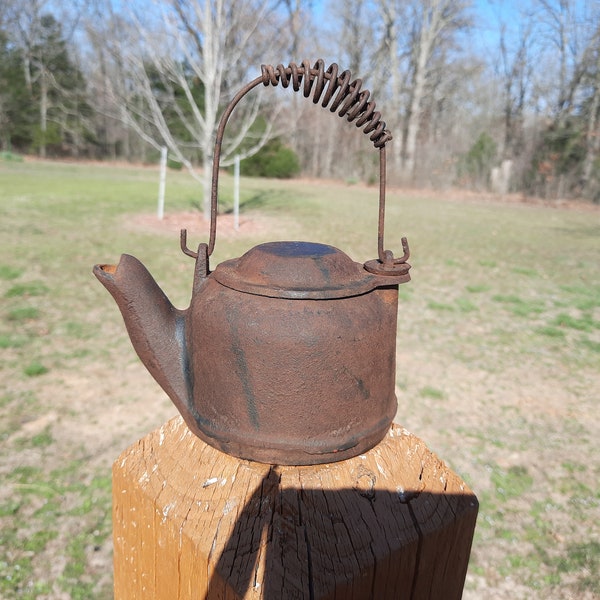 Vintage Cast Iron Wagner Tea Kettle Pot Home Kitchen Decor Stove Cook Outdoor Gardening Planter