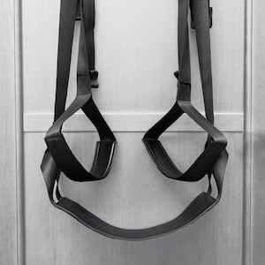 Columpio para adultos con puerta ajustable - Cuero hecho a mano, correas de poliéster, soporta hasta 120 kg - Diversión para parejas, regalo para el Día de la Madre