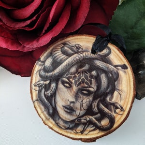 Medusa ornament/magnet - wood slice - for Samhain/Halloween and reptile lovers - Greek mythology