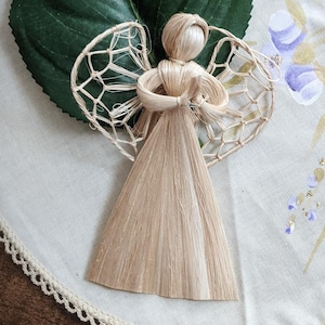 Alter Seidenengel / Engel aus Vintage Seide - zauberhafter Winterschmuck - Weihnachtsdeko Baumschmuck - Handarbeit