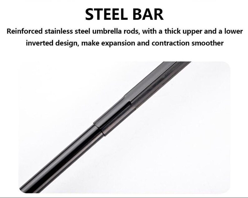 K&ouml;nnte beinhalten: Nahaufnahme einer schwarzen Stahlstange, Teil eines Regenschirms. Der Text "STEEL BAR" steht oben. Die Beschreibung besagt, dass sie verst&auml;rkte Regenschirmstangen aus Edelstahl hat.