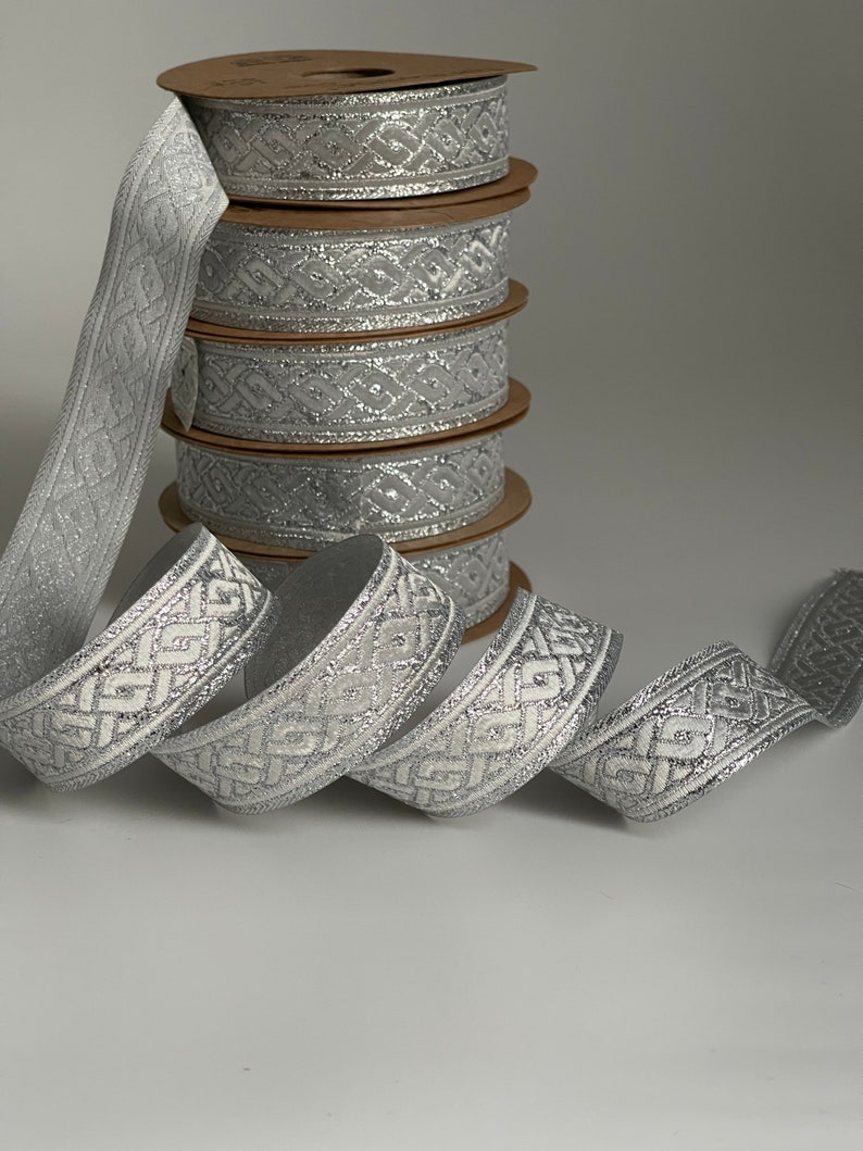 Medieval Braid Celtic Braid Pattern, Metallic Gray Ribbon Braid Pattern ...