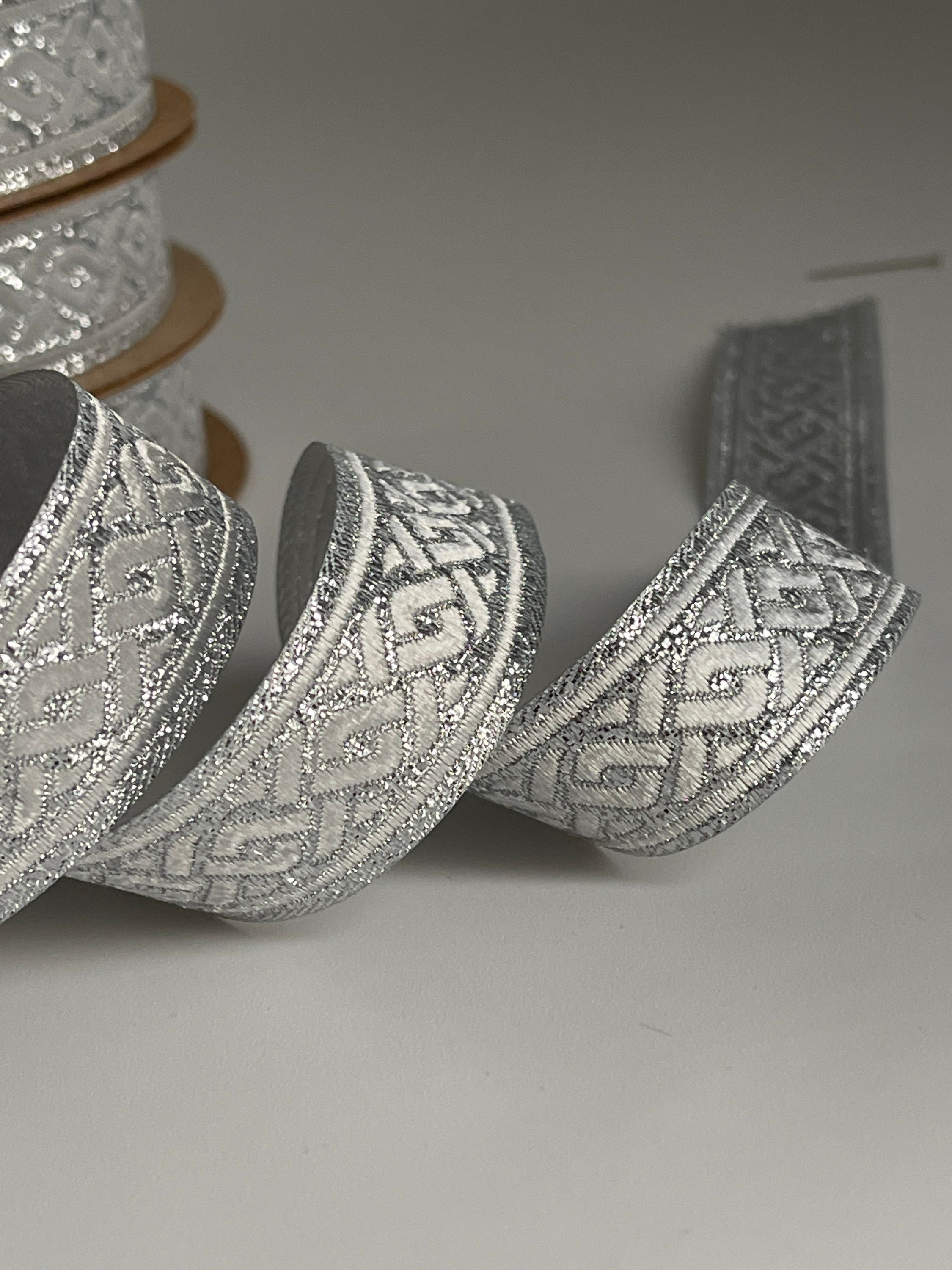 Medieval Ribbon Patterns Medieval Braid Celtic Braid Pattern, Metallic Gray Ribbon Braid Pattern ...