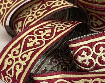 Galon médiéval brodé jacquard ruban brodé bordeaux et doré bordure médiévale cœur celtique garniture de ruban royal cœur celtique 35 mm