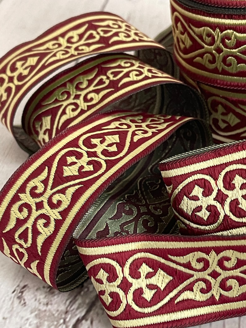 Galon médiéval brodé jacquard ruban brodé bordeaux et doré bordure médiévale cœur celtique garniture de ruban royal cœur celtique 35 mm image 1