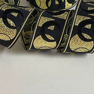 Galon brodé blanc motifs géométriques – Ruban broderie 9 cm pour couture et décoration