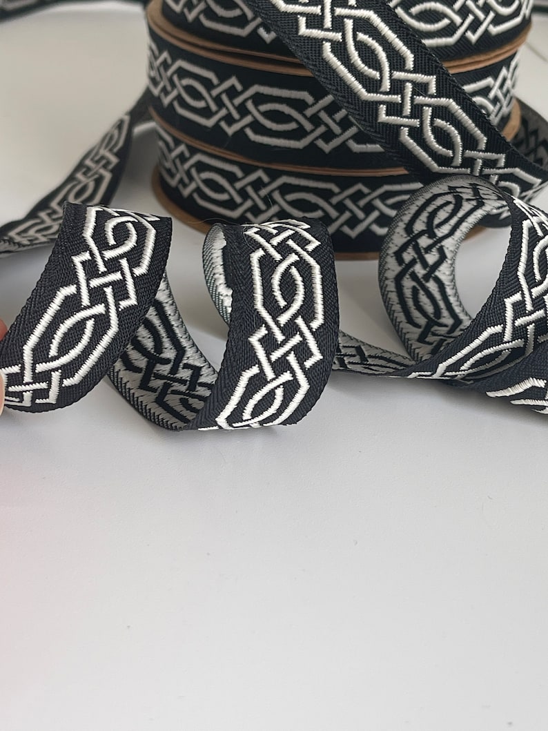 Medieval braid Celtic braid pattern medieval ribbon 20 mm black and gold jacquard embroidered braid black and silver medieval border image 2