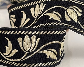 Treccia jacquard ricamata con motivo a tulipano, treccia a tulipano medievale da 35 mm, bordi jacquard medievali neri e dorati,