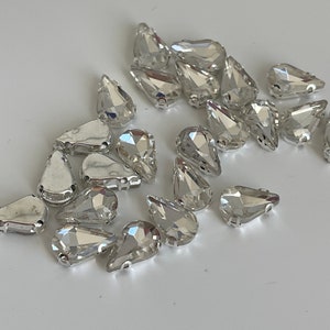 Rhinestone beads to sew on glass rhinestones pear shape rhinestones for craft creation glass rhinestone beads 13*8 with silver base