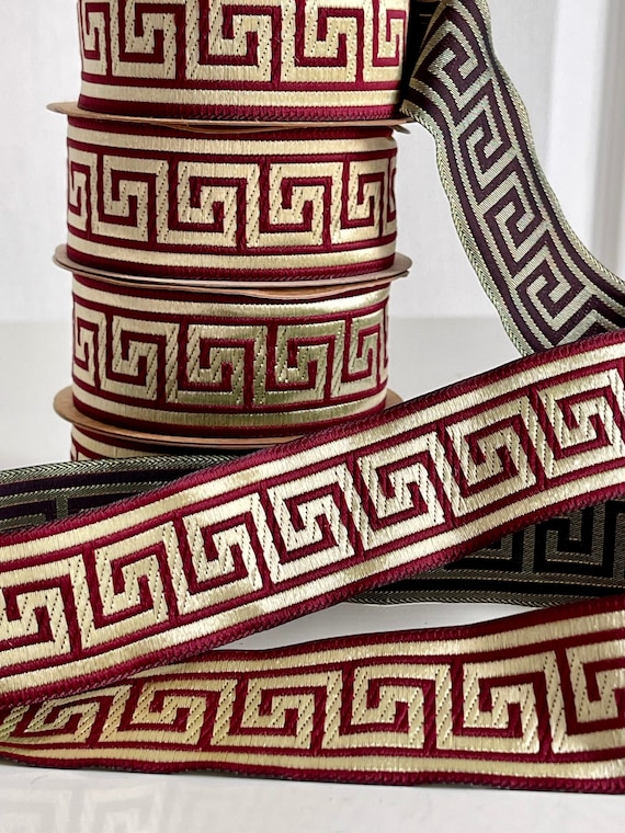 Galon médiéval motif clé grecque,ruban médiéval bordeau et doré,galon brodé jacquard 35 mm,