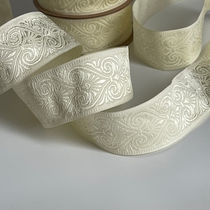 Treccia ricamata jacquard ecru motivo cuore orientale nastro cuore orientale ecru treccia avorio treccia jacquard intrecciata motivo orientale 35 mm treccia ricamata