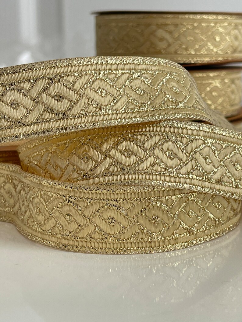 Galon médiéval motif tresse celtique,ruban doré motif tressé,ruban médiéval 22 mm doré,galon motif tresse doré image 4