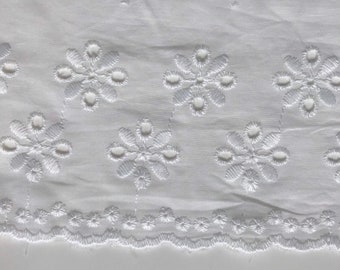 Dentelle de broderie anglaise broderie anglaise sur tissu de gaze couleur blanc cassé