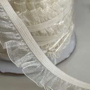 Elastic ribbon with tulle, tulle braid with elastic, frilly ribbon, elastic braid with tulle, froufrou braid. crème