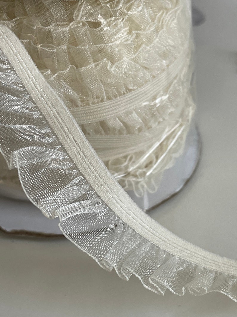 Elastic ribbon with tulle, tulle braid with elastic, frilly ribbon, elastic braid with tulle, froufrou braid. crème