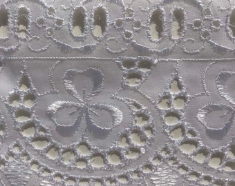 Dentelle de broderie anglaise