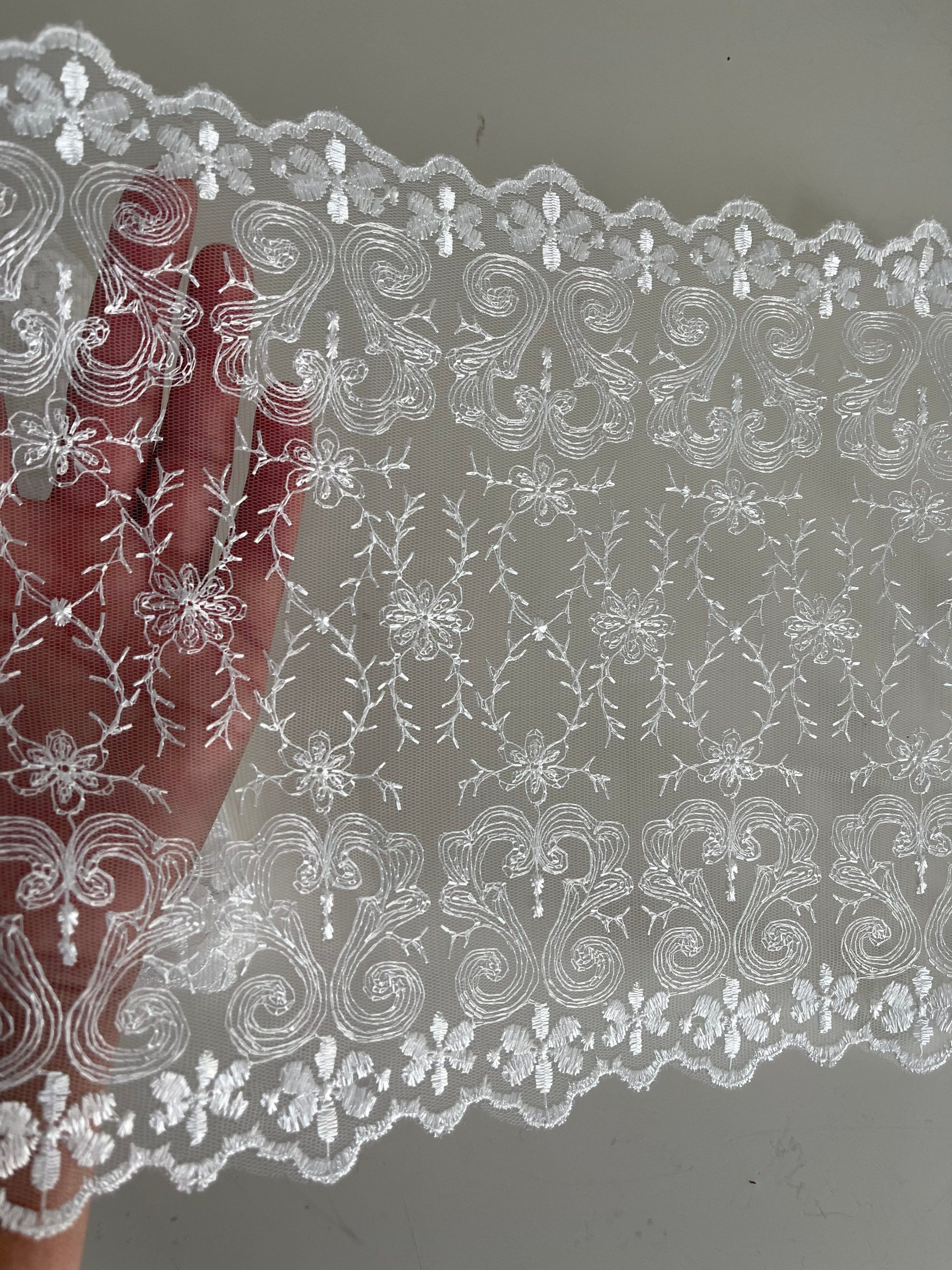 TULLE EMBROIDERY LACE MA-1 最終値下げ Embroidered Lace on White Tulle Scalloped Lace Handmade Lace