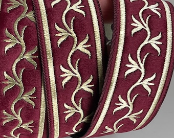 Galon brodé jacquard motif lierre ruban tissé bordeaux et doré ruban embellissement motif lierre 35 mm bordure médiévale