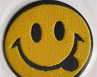 Thermo-adhesive patch, thermo-adhesive patches, badge to stick