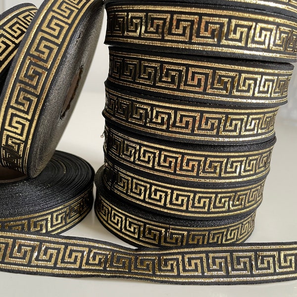 Galon médiéval galon brodé jacquard 15 mm ruban tissé noir et doré motif clé grecque bordure médiévale