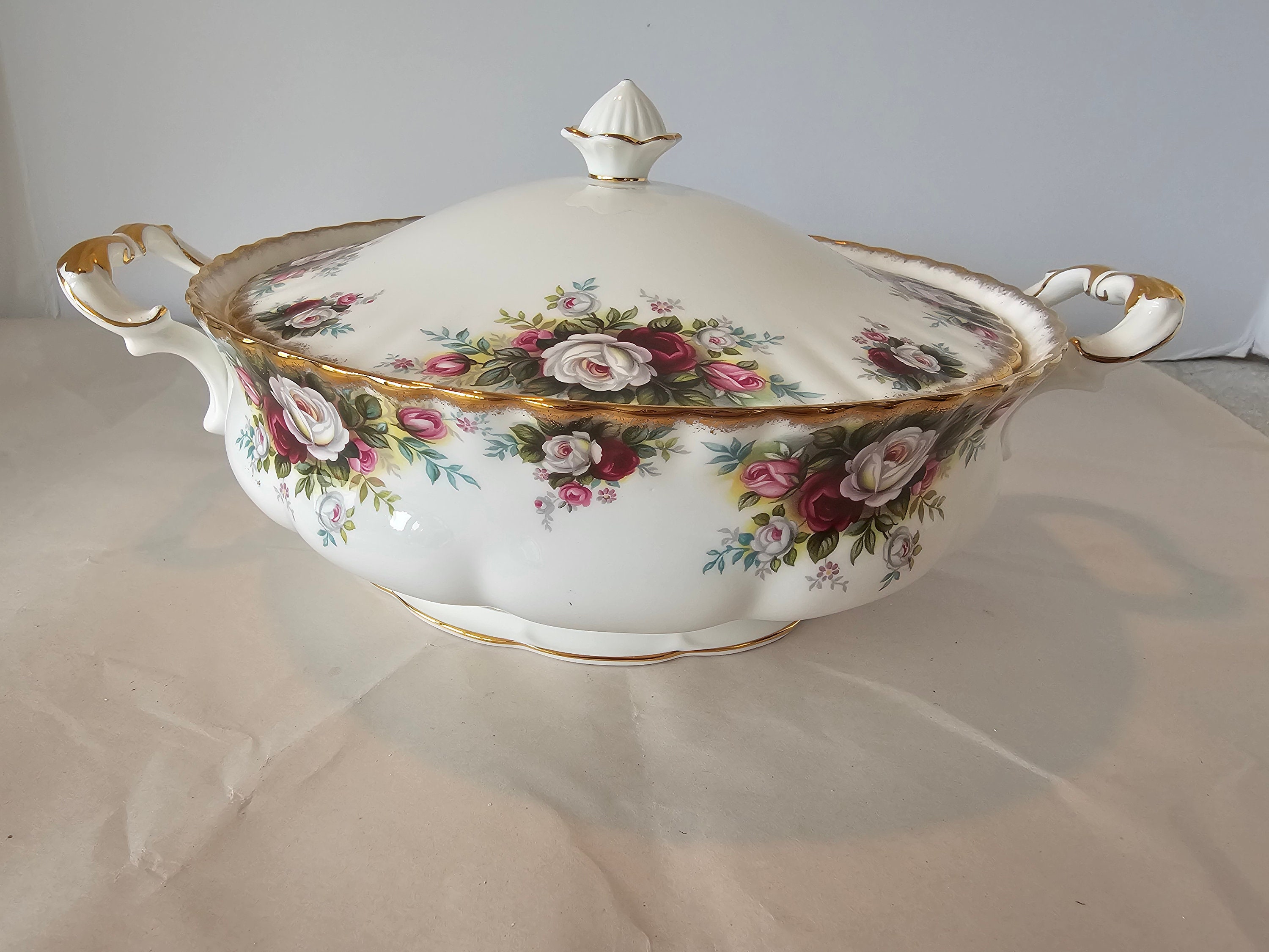 RARE Royal Albert Celebration Covered Casserole Soup Tureen With 