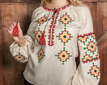 Beige Ukrainian Blouse with Red Green Geometric Embroidery. Hutsul Folk Vyshyvanka Shirt. Ethnic Long Sleeve Bohemian Peasant Top for Women