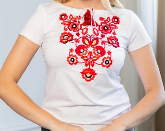 White Boho Embroidered T-shirt, Red Floral Blouse, Chic Ethnic Folk Tee, Mexican Style Top, Botanical Embroidery Fashion Shirt (Size M)