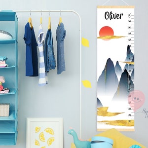 Berge mit goldenen Elementen Messlatte chinesisch japanisch orientalisch Kinderzimmer Dekor