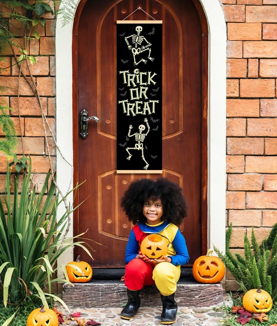 SaiXuan Decoración de Halloween Banner colgante de puerta de Halloween Truco o trato para decoraciones de Halloween de la puerta delantera del porche al aire libre 