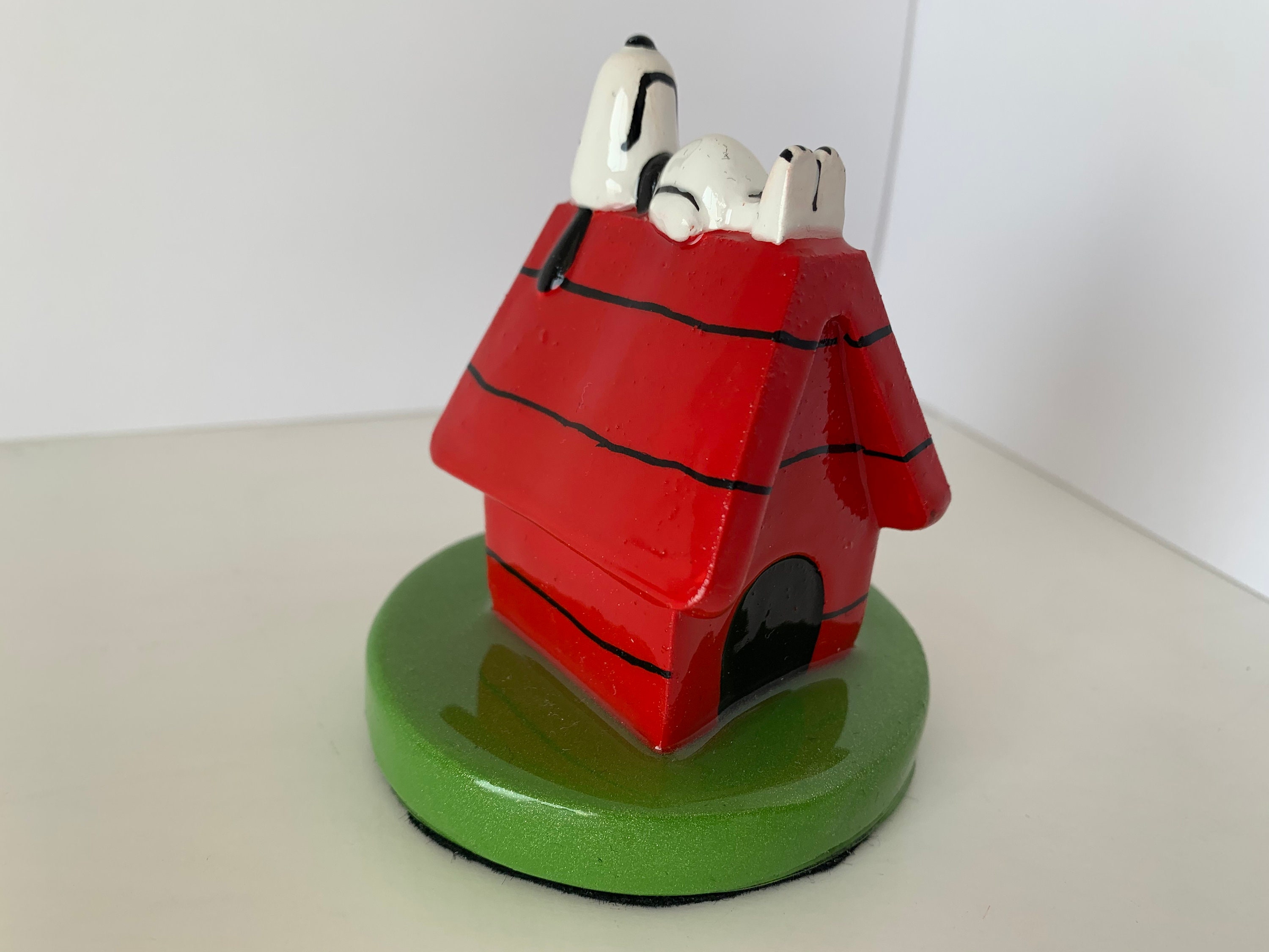 Little House With Snoopy / Snoopy House. - Etsy