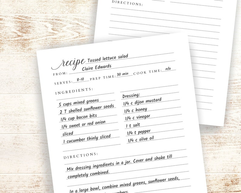 Peut inclure: Une carte de recette imprimable pour une salade de laitue m&eacute;lang&eacute;e avec des instructions et une liste d'ingr&eacute;dients, y compris des salades m&eacute;lang&eacute;es, des graines de tournesol, des lardons, des oignons rouges, des concombres, de la moutarde de Dijon, du miel, du vinaigre, du sel, du poivre et de l'huile d'olive.