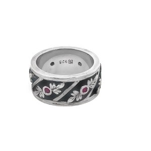 Sterling Silver Black and Garnet Ring, Garnet Stones, Black Band with Silver Leaves, Floral Classic Band, Vintage Ring, January Birthstone
