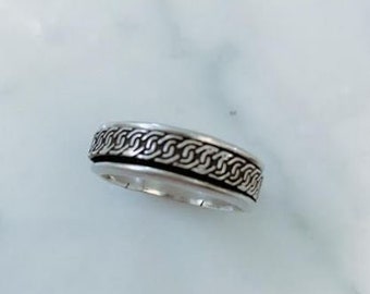 Sterling Silver Band with Patterned Spinner, Statement ring,  Men or Women, Sterling Silver Ring Band, Unisex Silver Ring, Fidget Ring