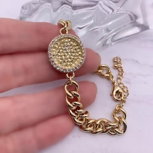 Medallion Pendant Bracelet, Swarovski Crystals, Round Crystal Pendant Strung on Edgy Link 18K Gold Plated Chain, Swarovski by Aura