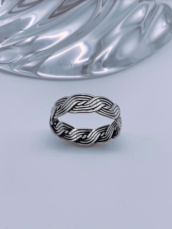 Sterling Silver Infinity Ring, Silver Twisted Ban… - image 2
