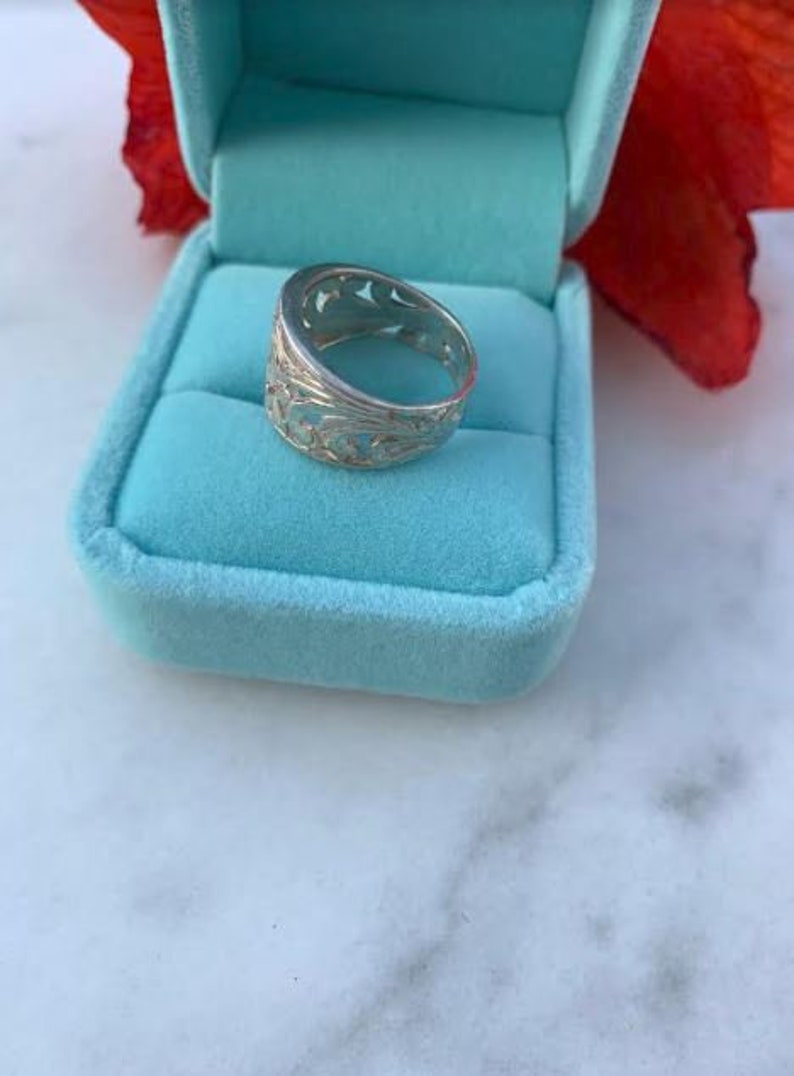 cutout flowers and swirls Sterling Silver Flower ring Vintage 925 Floral Cut Out Filigree Flowers