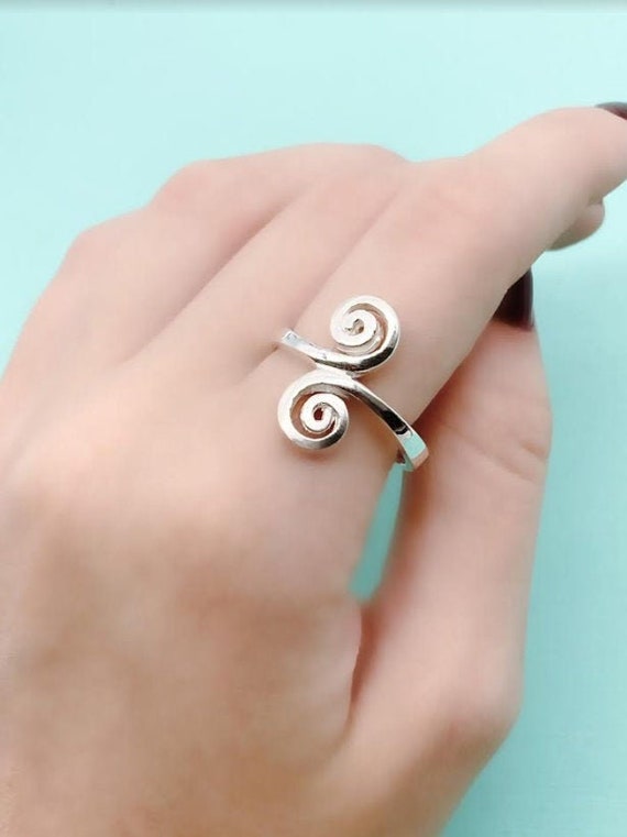 Swirling Shining Sterling Silver Ring, Smooth, Mod