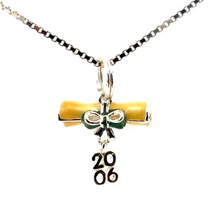 Pingente/Pingente de Diploma de Estudante de Pós-Graduação em Prata de Lei, Ano da Formatura 2006, Esmalte Amarelo, Laço Pequeno, Pingente Vintage, Faculdade ou Ensino Médio