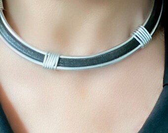 Premium Leather Choker, Silver Toned 80's Choker, Adjustable Toggle Closure,  Ribbed Silver, Luxury Black Leather Choker, Vintage Choker