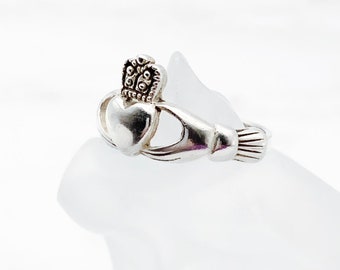Claddagh Ring, Crown Represents Loyalty, Heart Represents Love, Hands Represent Friendship, Vintage Claddagh Sterling Silver Ring