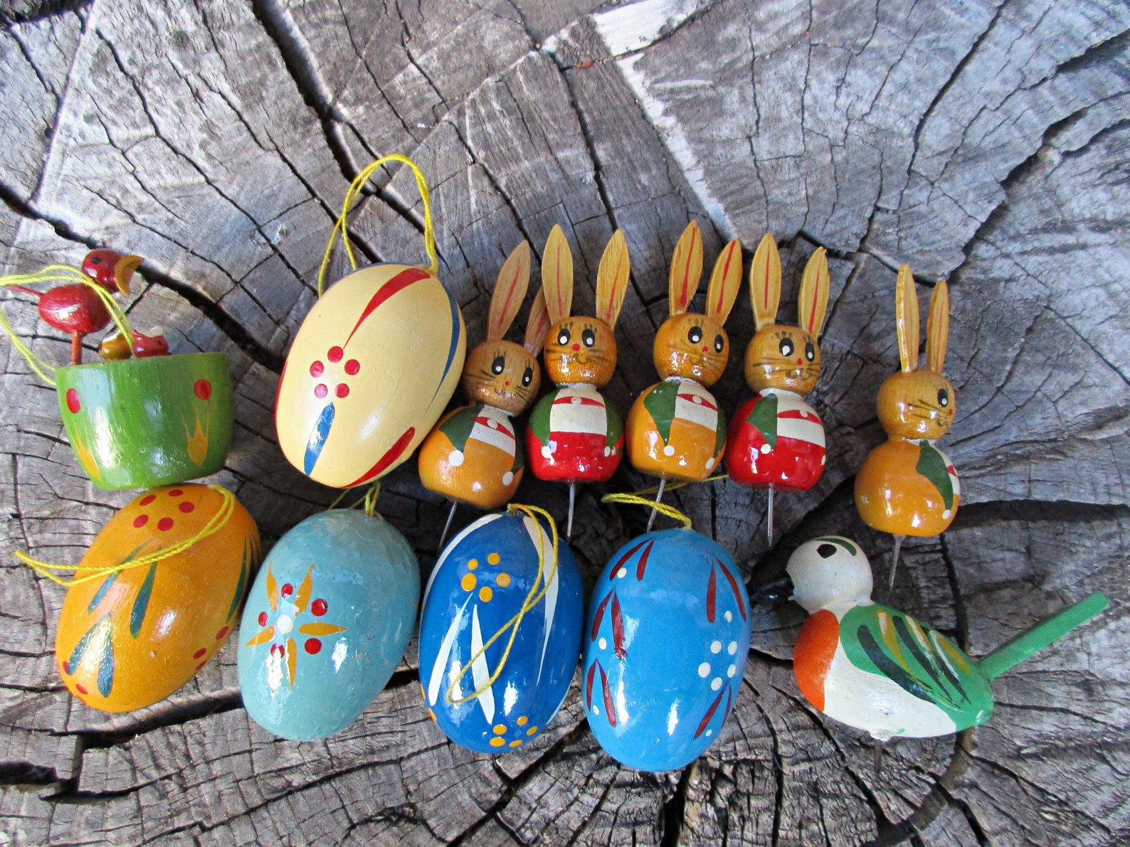 Set of 12 P. Vintage hand painted wooden ornaments, Mixed Bunnies, Eeggs, Bird Ornaments with Strings/nail, Home Decor for Easter