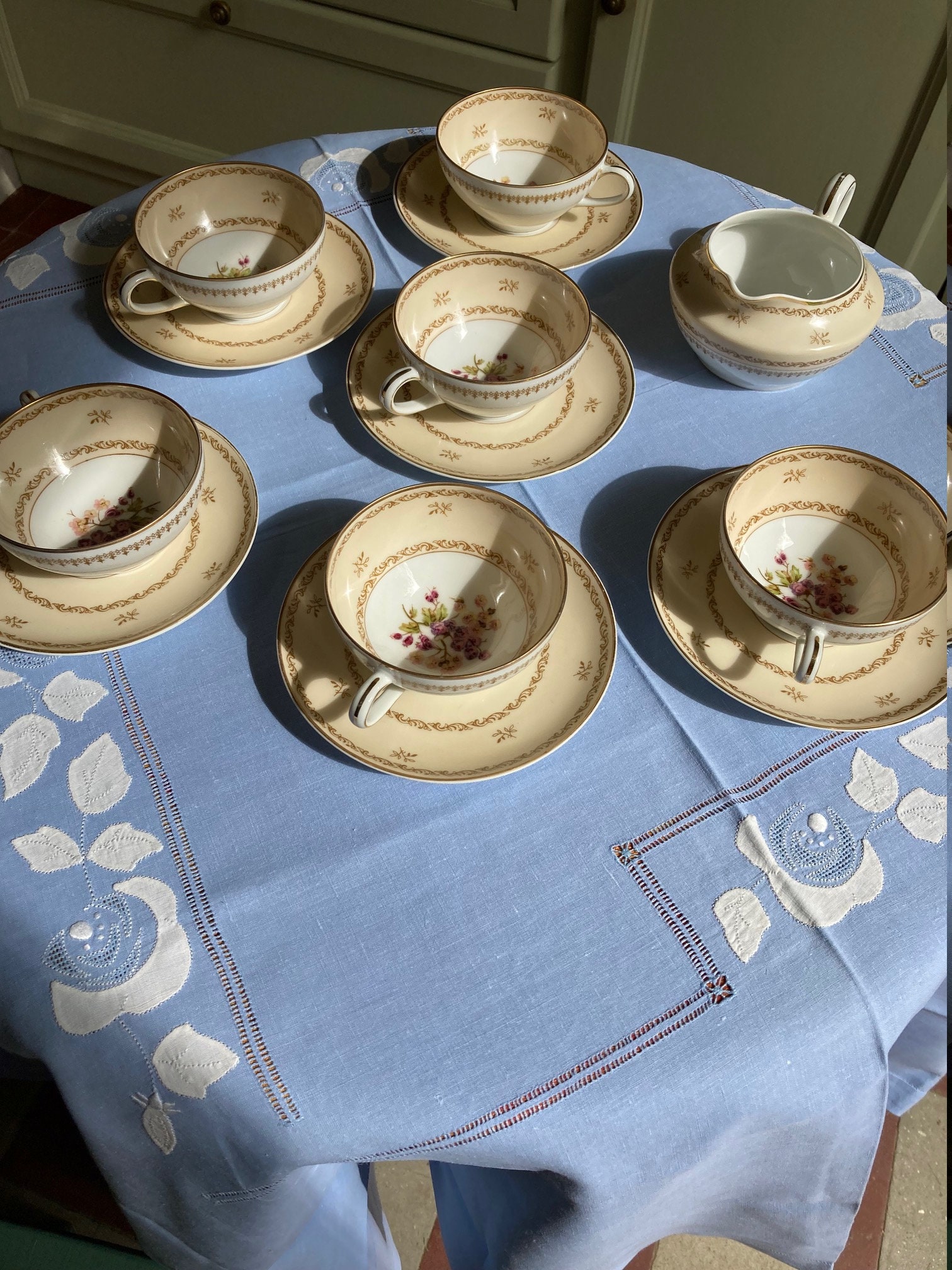 Service à Thé Ancien Limoges Charles Ahrenfeldt 6 Tasses et Sous-Tasses Un Pot Lait