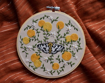 Small Magpie in the Citrus Grove - 6"/16cm Handmade Embroidered Hoop