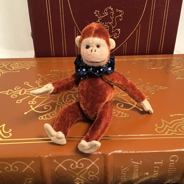 Ganz Cottage Collectibles, Max! The Curios Monkey