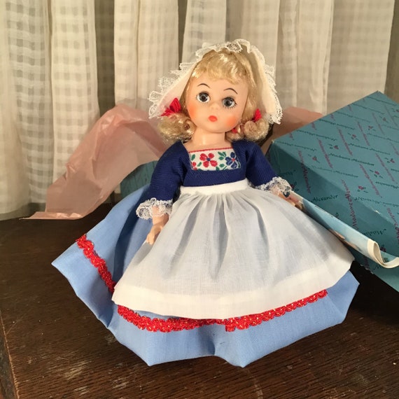 Miniature madame alexander dolls deals
