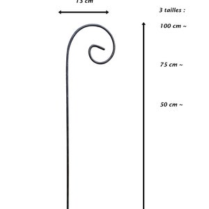 Tuteur de forme spirale en acier brut, différentes tailles : 1 mètre, 0,75 mètre, 0,50 mètre et colories proposés :acier, noir, acier inoxydable (gris), rouge, vert, bleu. Largeur de la spirale de 13 cm