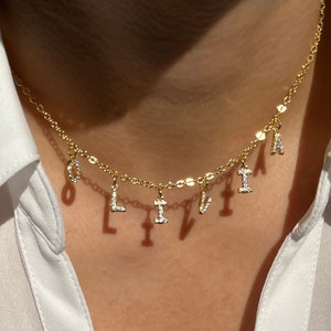 Collar de nombre de iniciales de pavé personalizado / Collar inicial personalizado / Collar de nombre personalizado / Regalo para mujer / Collar de pavé de letras delicadas