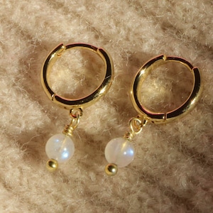 Moonstone earrings / Dainty gemstone earrings / Moonstone hoop earrings / Simple dainty earrings  / Moonstone jewelry / Tiny moonstone