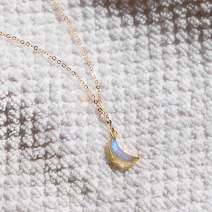 Moonstone necklace • Moonstone • Gemstone Necklace • Tiny Gemstone Necklace • Crystal moon necklace • Moonstone jewelry • June birthstone