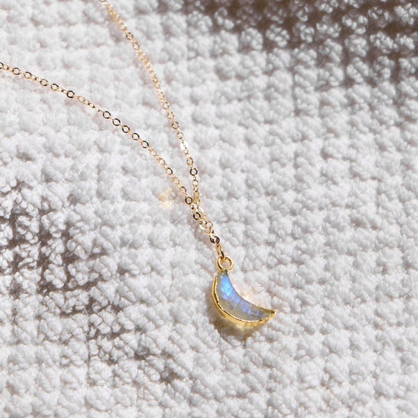 Moonstone necklace • Moonstone • Gemstone Necklace • Tiny Gemstone Necklace • Crystal moon necklace • Moonstone jewelry • June birthstone